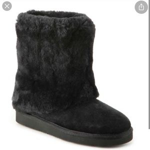 UGG SIZE 8 LIKE NEW